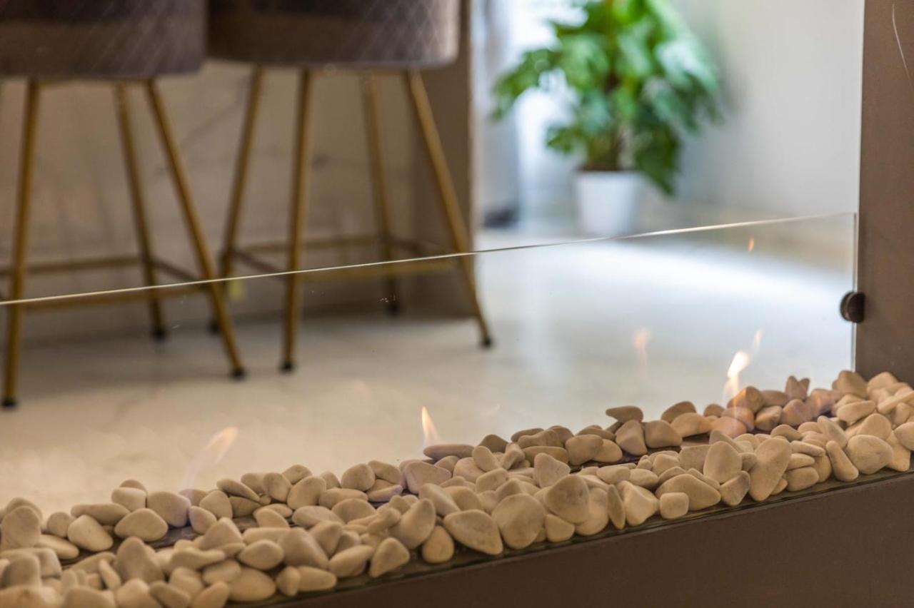 New & Unique Apartment - A 5 Minutes Ferry To Capital City Of Valletta سنجليا المظهر الخارجي الصورة