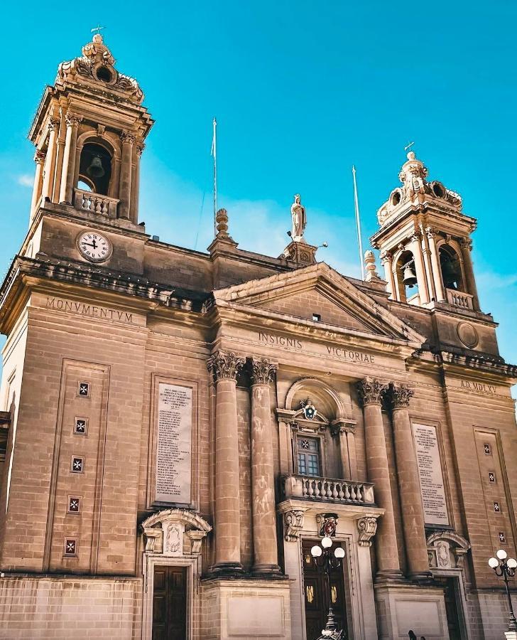New & Unique Apartment - A 5 Minutes Ferry To Capital City Of Valletta سنجليا المظهر الخارجي الصورة