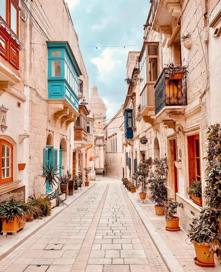 New & Unique Apartment - A 5 Minutes Ferry To Capital City Of Valletta سنجليا المظهر الخارجي الصورة
